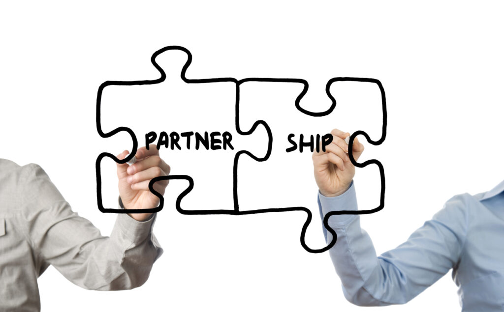 explain why individuals communities and governments should work in partnership on health promotion initiatives. provide examples. explain why individuals communities and governments should work in partnership on health promotion initiatives. provide examples.